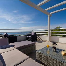 3 Bedroom Villa with Pool, Terrace and Sea Views near Vinisce, Sleeps 7